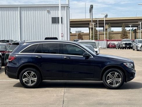 Used 2021 Mercedes-Benz GLC 300 w/ Premium Package image 3
