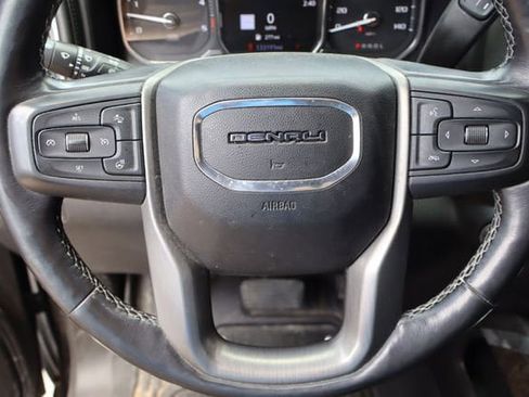 Used 2022 GMC Sierra 2500 Denali w/ Denali Black Diamond Edition AWD/4WD image 12
