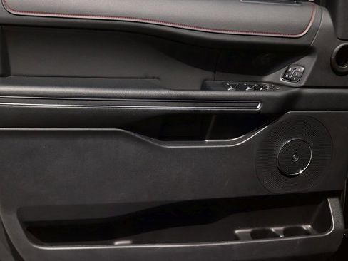 Used 2024 Ford Expedition Limited image 10