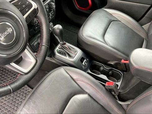 Used 2023 Jeep Renegade Trailhawk w/ Sun/Sound Group AWD/4WD image 14