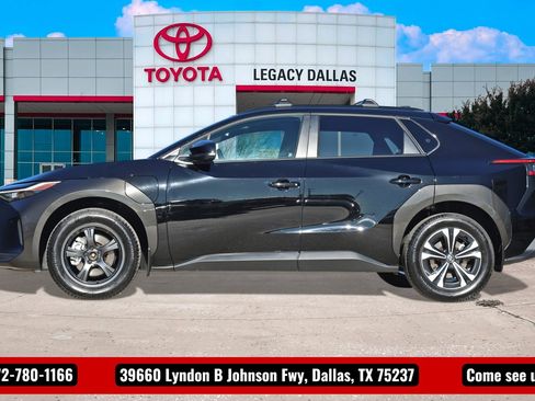 Used 2024 Toyota bZ4X XLE w/ Weather Package image 7