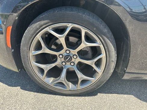 Used 2017 Chrysler 300 S RWD image 3