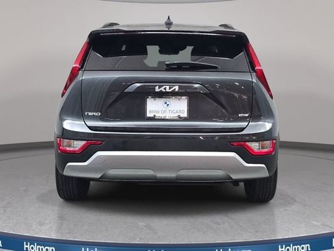 Used 2023 Kia Niro EX FWD image 7