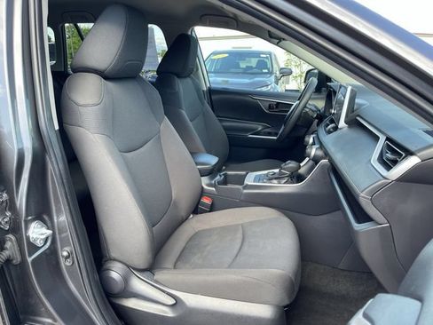 Used 2025 Toyota RAV4 LE AWD/4WD image 20