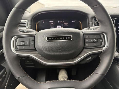 Used 2024 Jeep Wagoneer Series III w/ Flexible Seating Group AWD/4WD image 26