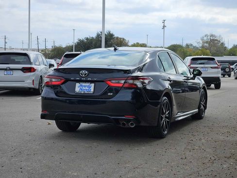 Used 2021 Toyota Camry SE image 6