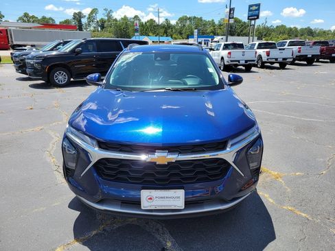 Used 2024 Chevrolet Trax LT FWD image 9