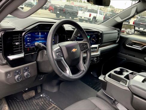 Used 2023 Chevrolet Silverado 1500 LT image 16