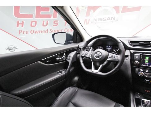 Certified 2022 Nissan Rogue Sport SL image 6