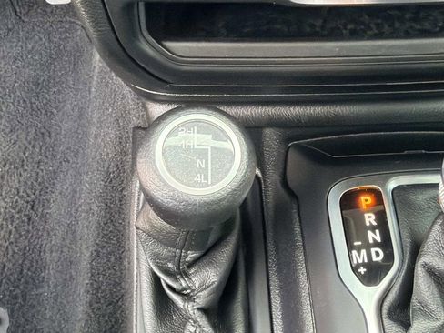 Used 2021 Jeep Wrangler Sport S image 27