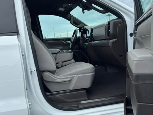 Used 2025 Chevrolet Silverado 1500 LT image 12