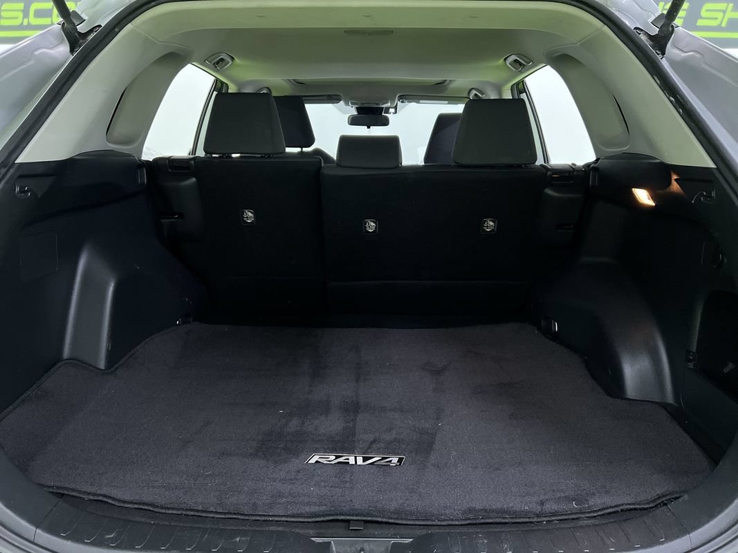 Used 2019 Toyota RAV4 XLE AWD/4WD image 28