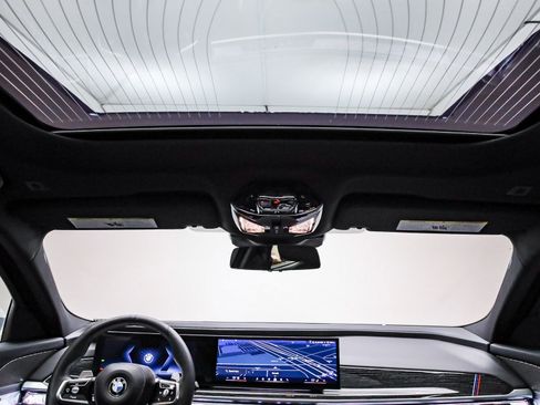 Certified 2023 BMW 740i w/ Parking Assistance Package image 17