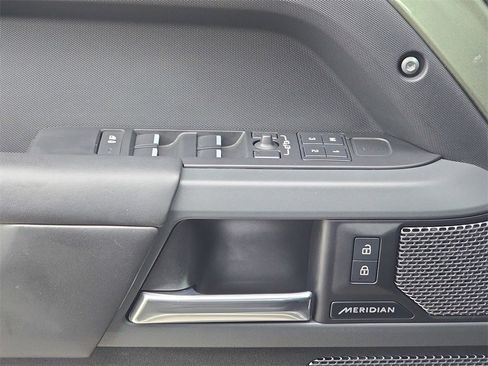 Certified 2023 Land Rover Defender 110 X-Dynamic SE image 29
