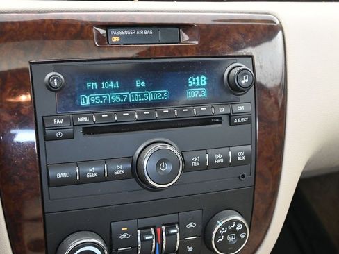 Used 2011 Chevrolet Impala LT w/ Luxury Edition Package image 26