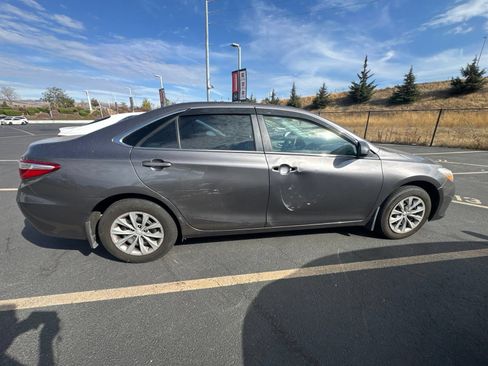 Used 2017 Toyota Camry LE FWD image 8