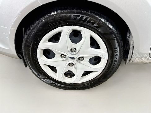 Used 2013 Ford Fiesta SE FWD image 36