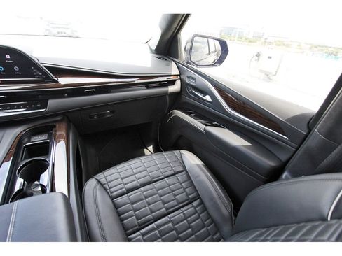 Used 2023 Cadillac Escalade Sport Platinum AWD/4WD image 10