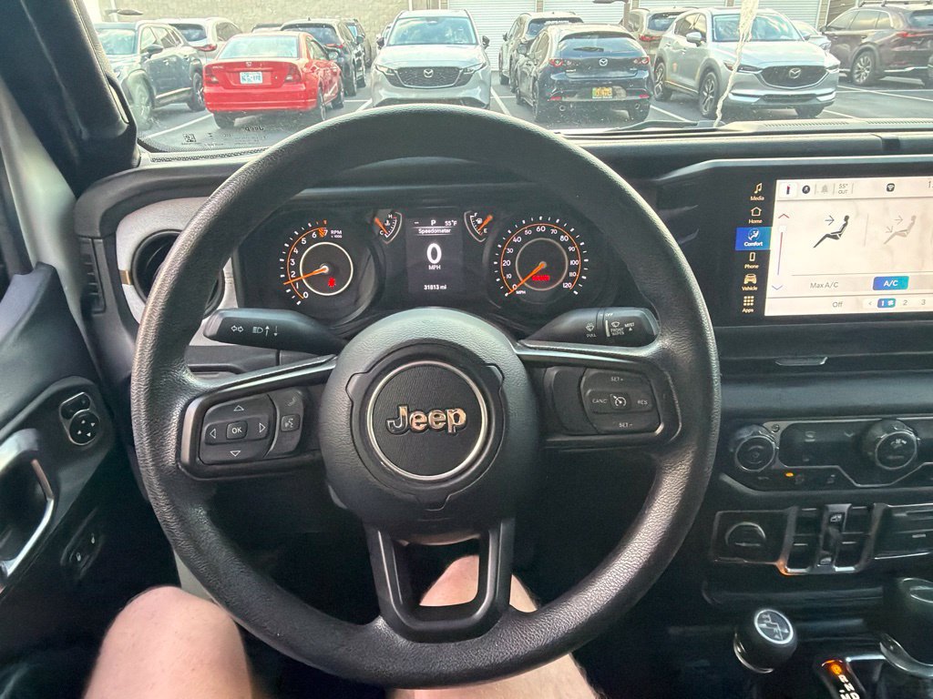 Used 2025 Jeep Gladiator Sport AWD/4WD image 14