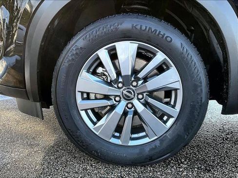 Certified 2025 Nissan Pathfinder SV image 7