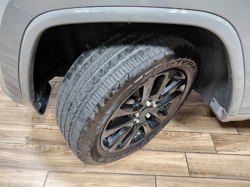 Used 2020 Jeep Grand Cherokee Altitude AWD/4WD image 19