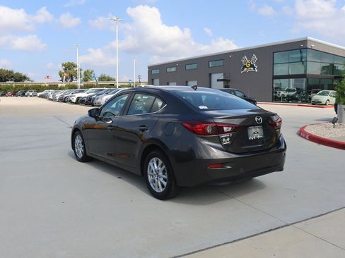 Used 2014 MAZDA MAZDA3 i Grand Touring image 3
