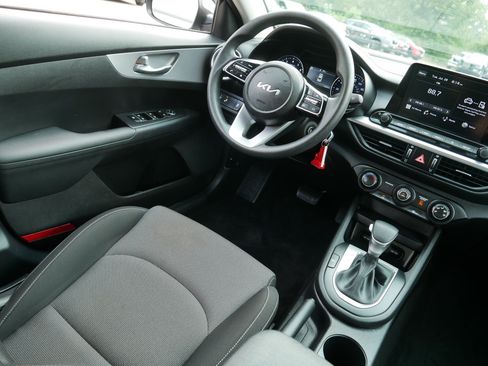 Certified 2023 Kia Forte LXS w/ LXS Technology Package FWD image 9