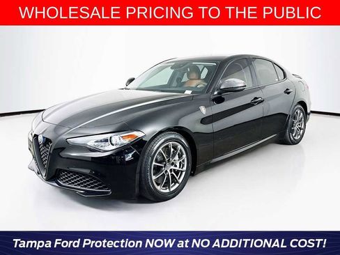 Used 2018 Alfa Romeo Giulia image 1