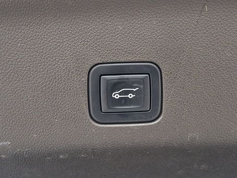 Used 2022 GMC Yukon SLT w/ SLT Premium Package AWD/4WD image 29