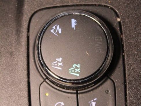 Used 2023 Chevrolet Traverse LT image 30