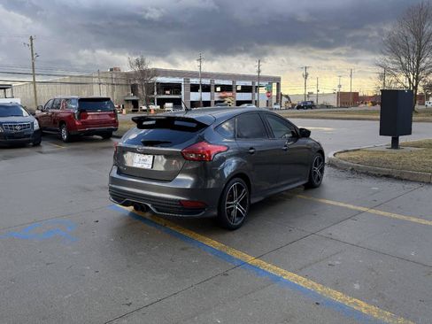 Used 2018 Ford Focus ST image 6