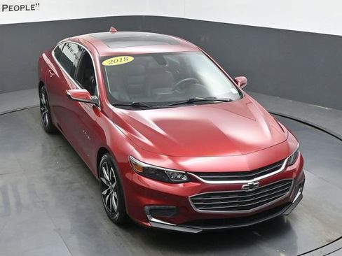 Used 2018 Chevrolet Malibu LT w/ Leather Package FWD image 45