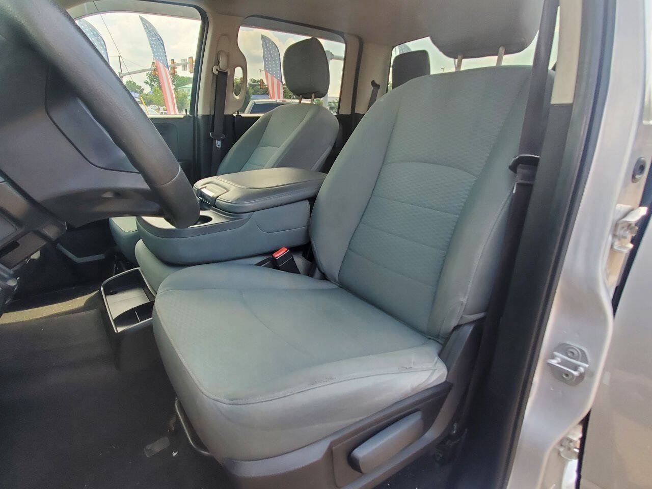 Used 2015 RAM 1500 Express AWD/4WD image 5