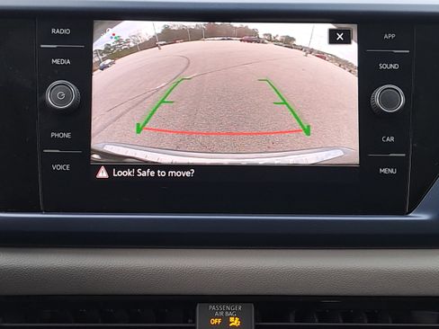 Certified 2023 Volkswagen Taos SE image 23