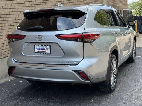 Used 2020 Toyota Highlander Platinum AWD/4WD image 19