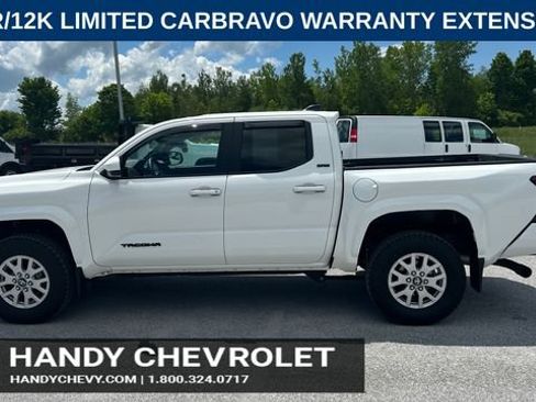 Used 2025 Toyota Tacoma SR5 AWD/4WD image 7