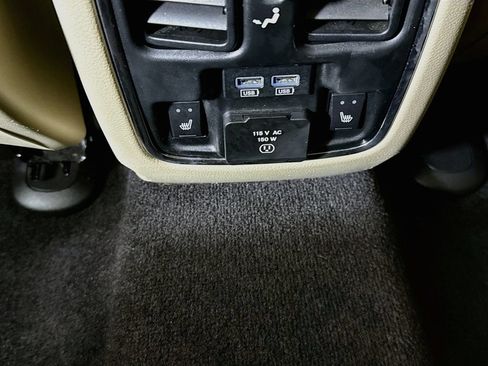 Used 2018 Jeep Grand Cherokee Limited AWD/4WD image 30