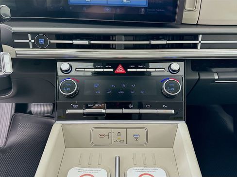 New 2026 Hyundai Santa Fe SE image 13