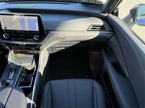 Used 2024 Lexus TX 500h AWD w/ Technology Package image 15