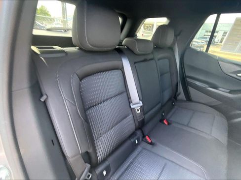 Used 2026 Chevrolet Equinox LT FWD image 25