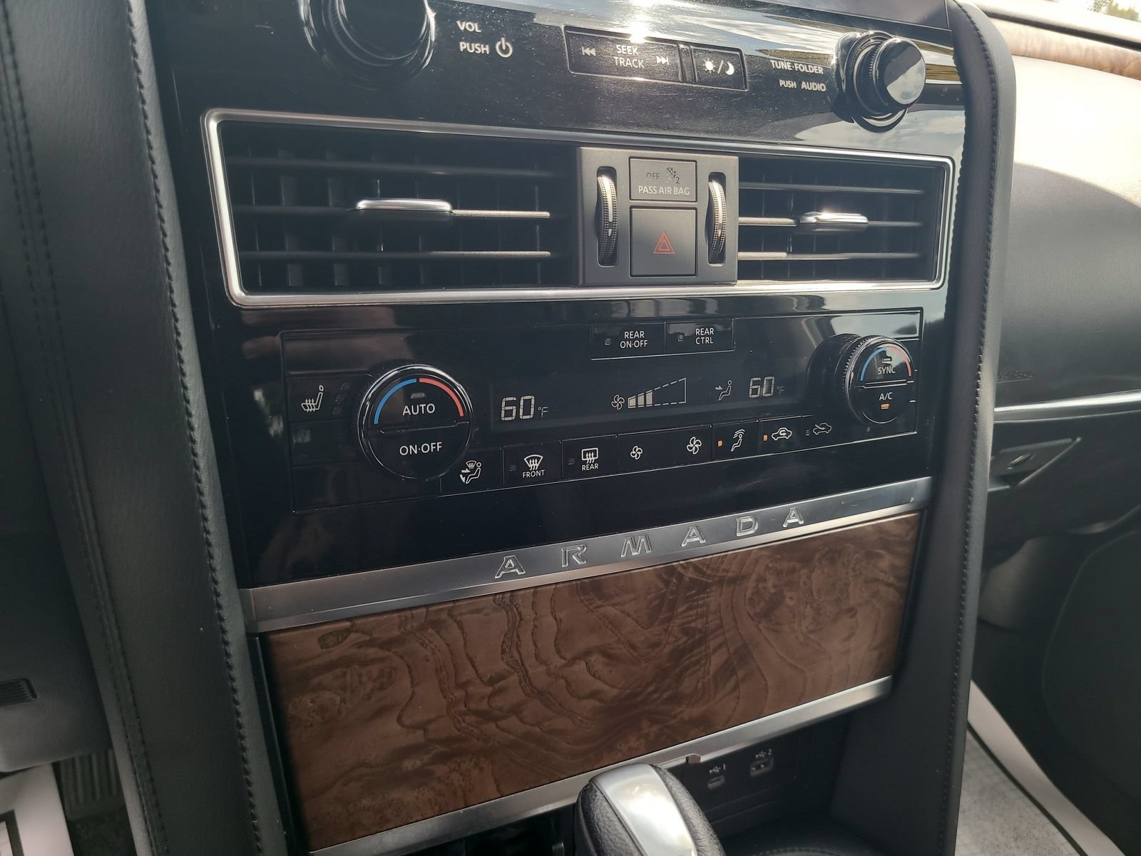 Used 2021 Nissan Armada SL w/ Captain's Chairs Package RWD image 19