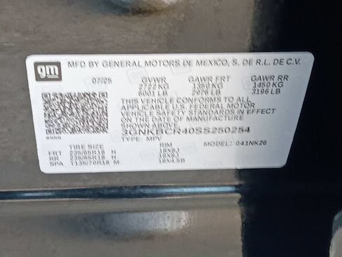 Used 2025 Chevrolet Blazer LT FWD image 3