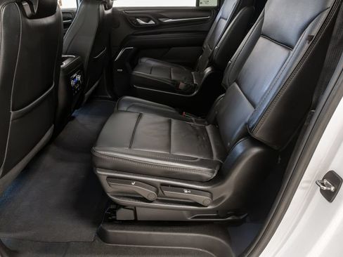 Used 2023 GMC Yukon XL Denali w/ Advanced Technology Package AWD/4WD image 31