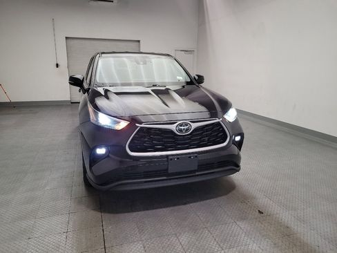 Used 2022 Toyota Highlander LE FWD image 14