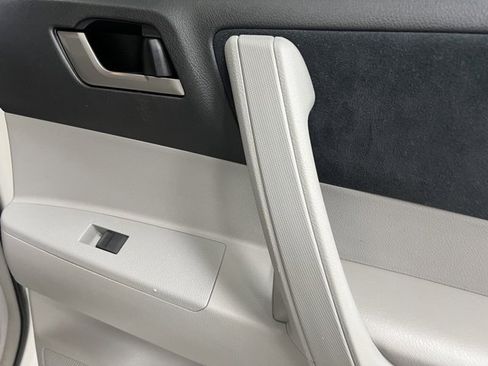 Used 2013 Toyota Highlander Plus image 58