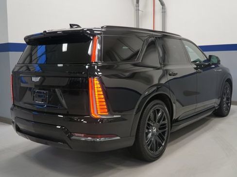 Used 2026 Cadillac Escalade IQL Sport 1 w/ LPO, ONYX Package AWD/4WD image 7