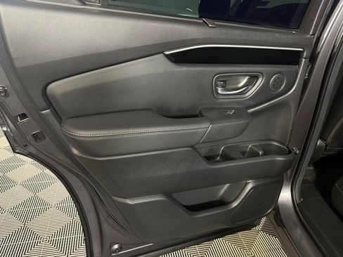 Used 2025 Honda Pilot EX-L image 27