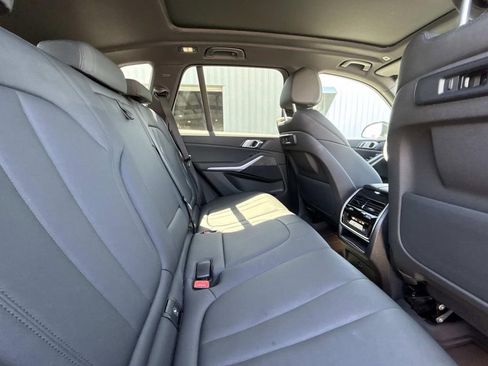 Used 2022 BMW X5 sDrive40i w/ Premium Package image 14