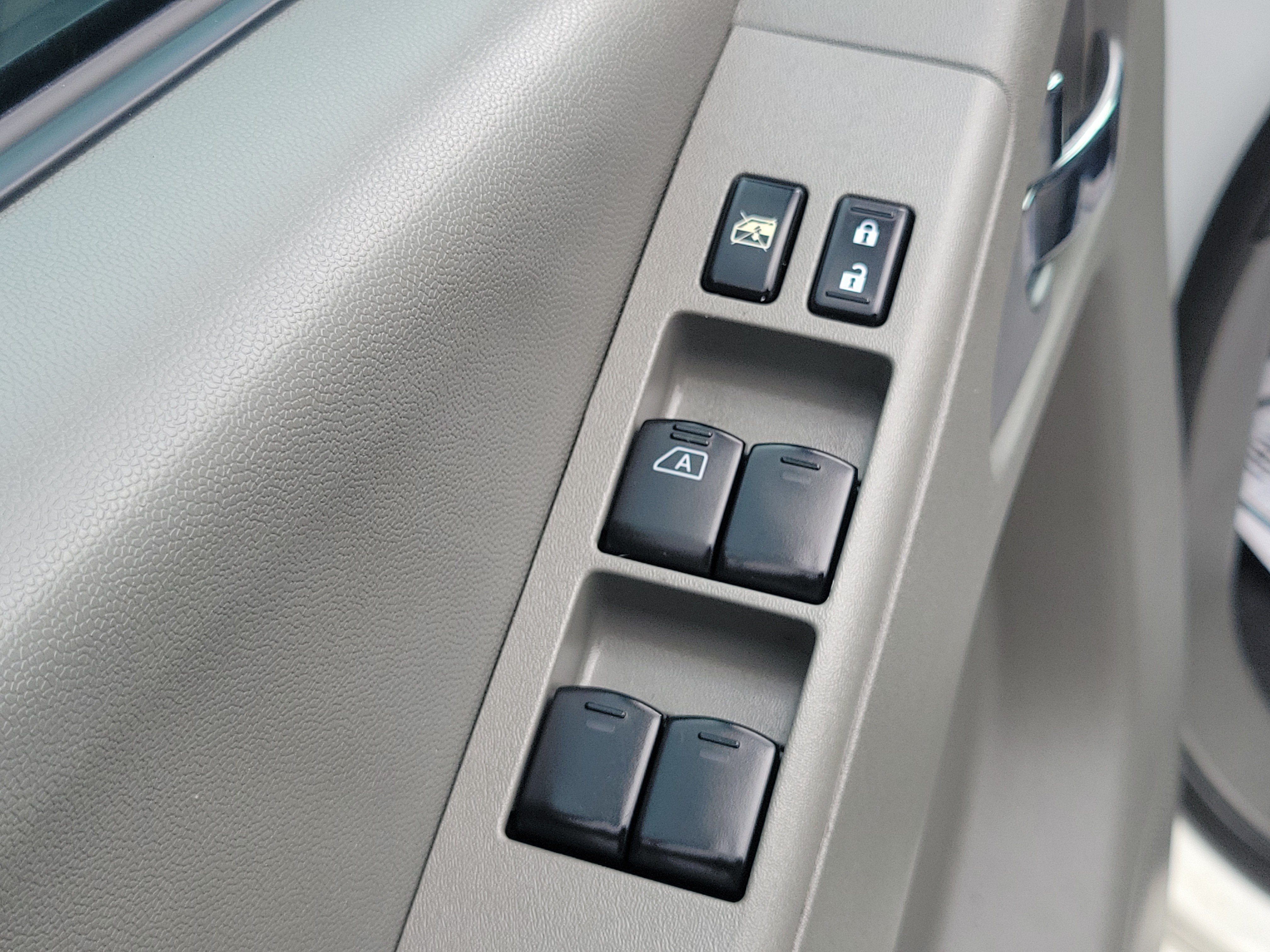 Used 2021 Nissan Frontier SV w/ Midnight Edition Floor Mats RWD image 13