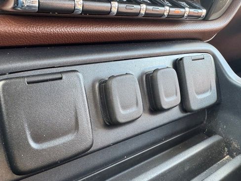 Used 2019 Chevrolet Silverado 2500 High Country w/ Duramax Plus Package image 30